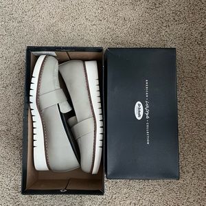 New in box Dr Scholl’s shoes